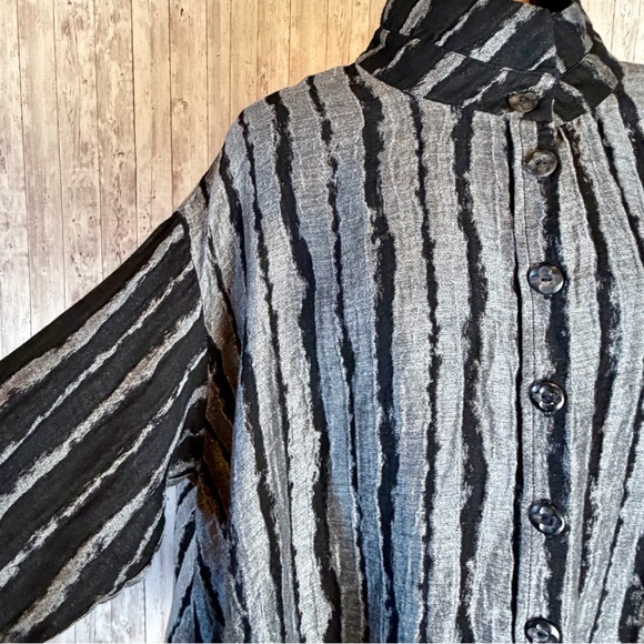Dress To Kill Black Gray Striped Button-Front Standing Collar Tunic Blouse OS - Picture 3 of 8